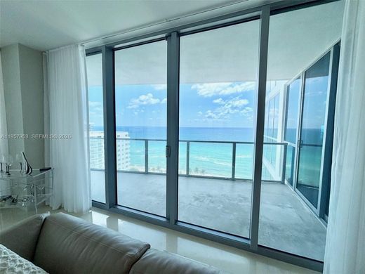 Residential complexes in Hollywood, Broward County