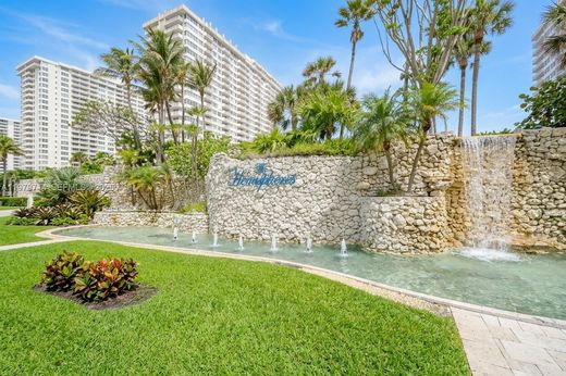 Residential complexes in Hallandale, Broward County