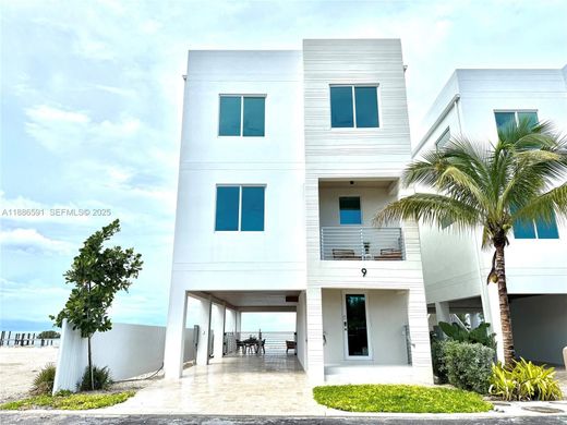 Willa w Marathon, Monroe County