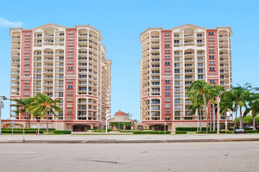 Residential complexes in Fort Lauderdale, Broward County