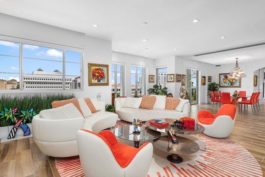 Residential complexes in Boca Raton, Palm Beach