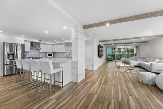 Juno Beach, Palm Beach Countyのアパートメント・コンプレックス