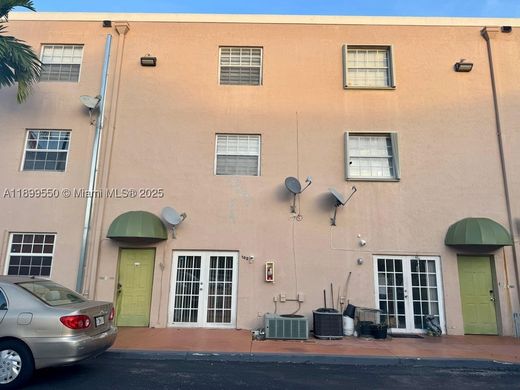 Complesso residenziale a Hialeah, Miami-Dade County