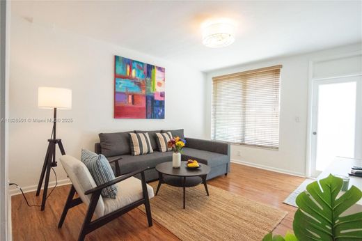 Miami Beach, Miami-Dade Countyのアパートメント・コンプレックス