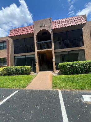 Residential complexes in Sunrise, Broward County