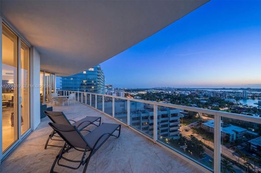 Complexes résidentiels à Bal Harbour, Comté de Miami-Dade