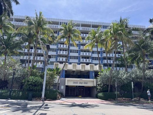 Residential complexes in Miami Beach, Miami-Dade