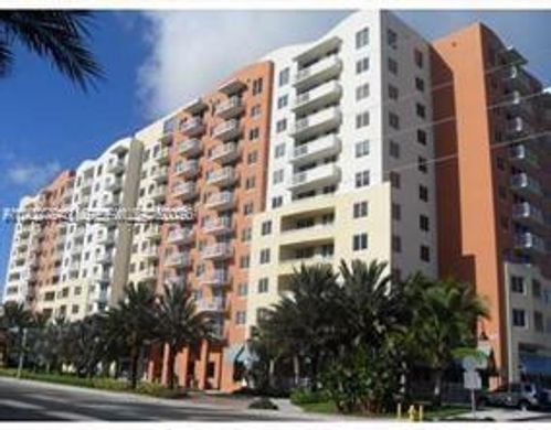 Residential complexes in Aventura, Miami-Dade