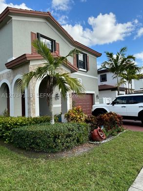Villa in Hialeah, Miami-Dade