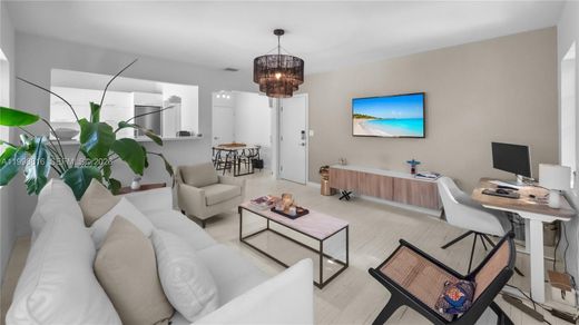 Residential complexes in Miami Beach, Miami-Dade