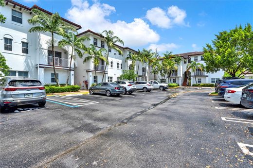 Residential complexes in Doral, Miami-Dade