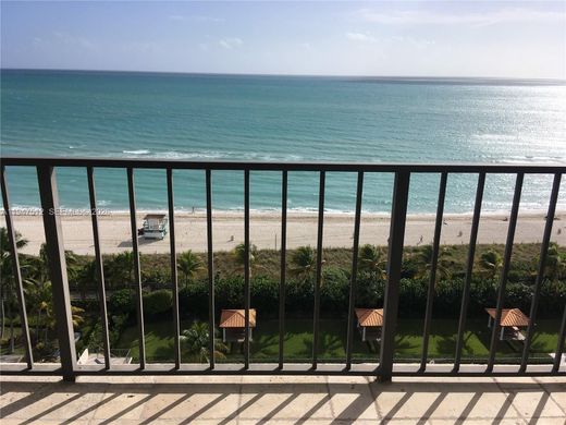 Residential complexes in Miami Beach, Miami-Dade