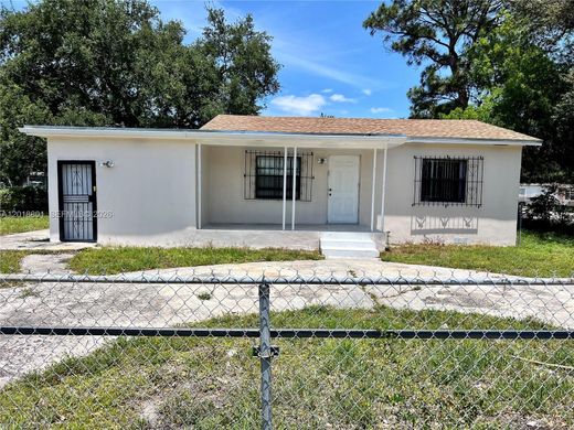 Villa in Miami Heights Trailer Park, Miami-Dade
