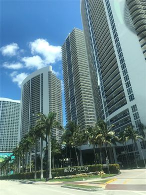 Residential complexes in Hallandale, Broward County