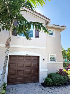 Townhouse in Lake Worth, Palm Beach