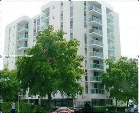 Residential complexes in Miami Beach, Miami-Dade