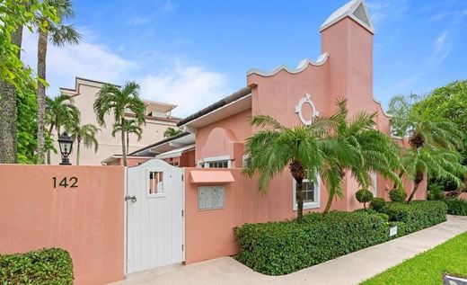 Residential complexes in Palm Beach, Florida