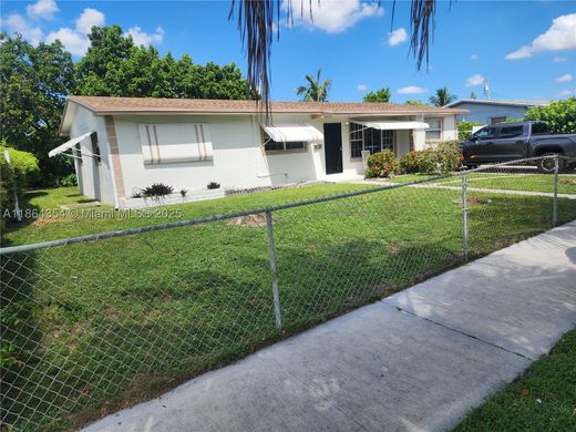 Villa en Miami Gardens, Miami-Dade County