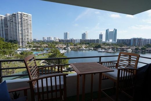 Residential complexes in Hallandale, Broward County