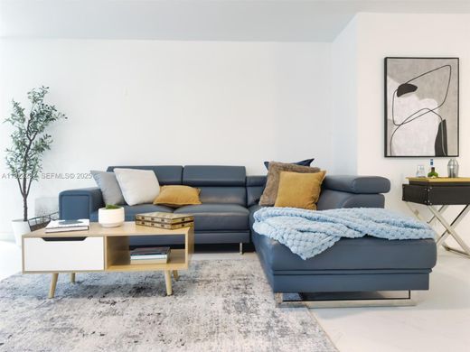 Villa - Coral Springs, Broward County