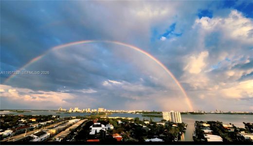 Residential complexes in North Miami, Miami-Dade