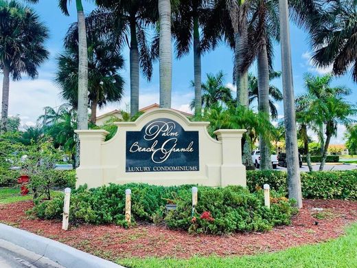 Residential complexes in West Palm Beach, Palm Beach