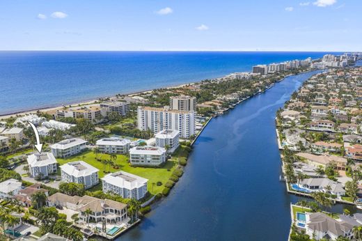 Residential complexes in Delray Beach, Palm Beach