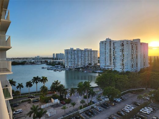 Aventura, Miami-Dade Countyのアパートメント・コンプレックス