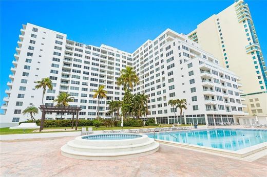 Residential complexes in Miami Beach, Miami-Dade