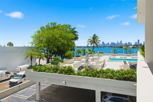 Residential complexes in Miami Beach, Miami-Dade