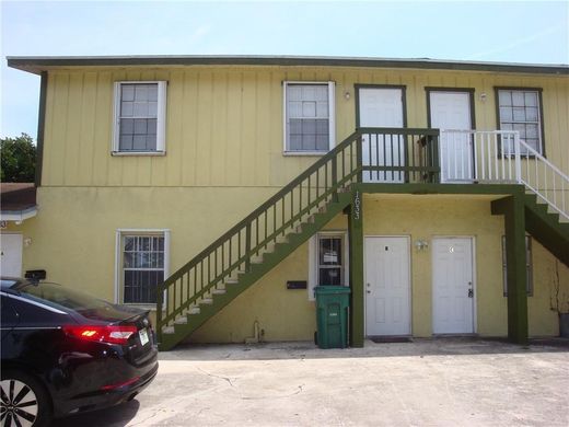 Townhouse - Riviera Beach, Palm Beach County