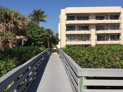 Residential complexes in Juno Beach, Palm Beach