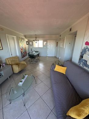 Edificio en Hialeah, Miami-Dade County