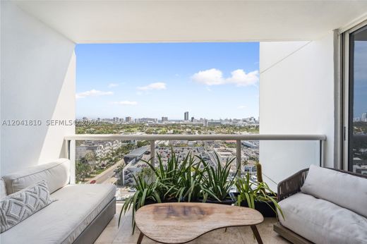 Residential complexes in Miami Beach, Miami-Dade