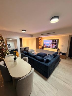 ‏בניין ב  מיאמי, Miami-Dade County