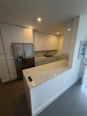 Residential complexes in North Miami, Miami-Dade