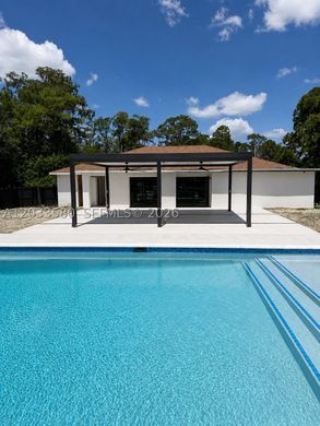 Villa in Lehigh Acres, Lee County
