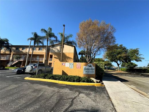 Complesso residenziale a Miami, Miami-Dade County