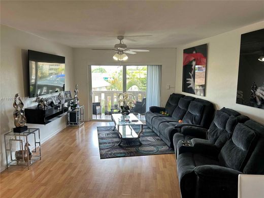 公寓楼  Miami Lakes, Miami-Dade County