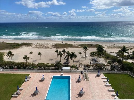 Residential complexes in Pompano Beach, Broward County