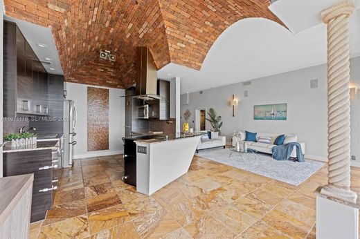 Residential complexes in West Palm Beach, Palm Beach