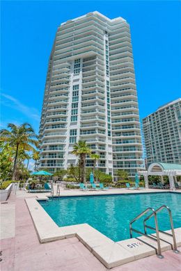 Complesso residenziale a Sunny Isles Beach, Miami-Dade County