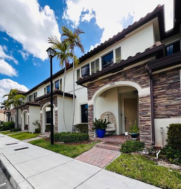 Townhouse in Hialeah, Miami-Dade