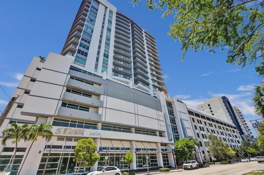 Residential complexes in Fort Lauderdale, Broward County