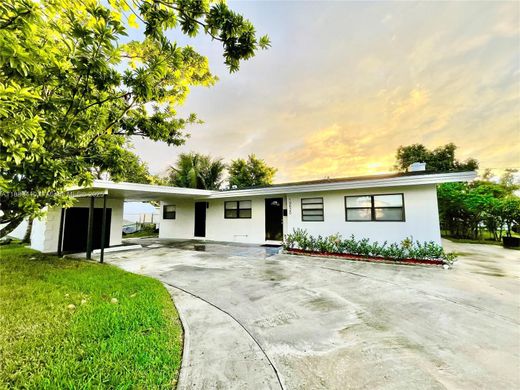 빌라 / Miami Gardens, Miami-Dade County