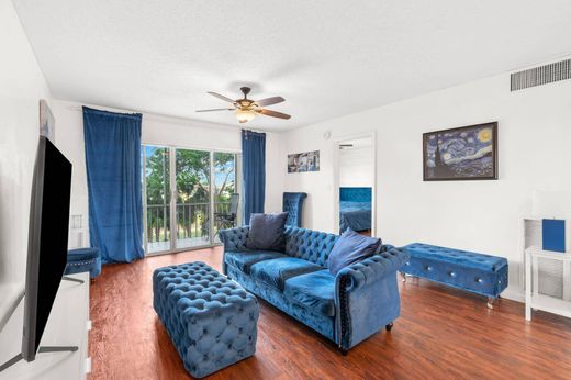 Residential complexes in Pompano Beach, Broward County