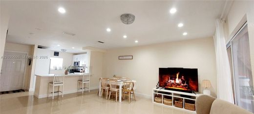 Townhouse - Miami Gardens, Miami-Dade County