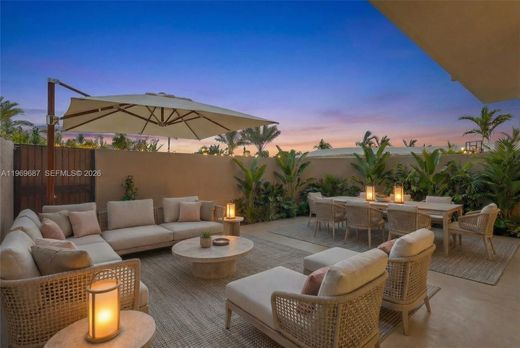 Residential complexes in Key Biscayne, Miami-Dade
