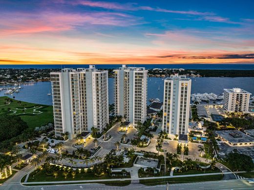 Residential complexes in North Palm Beach, Palm Beach