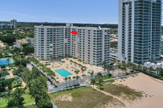 Residential complexes in Lauderdale by the sea, Broward County